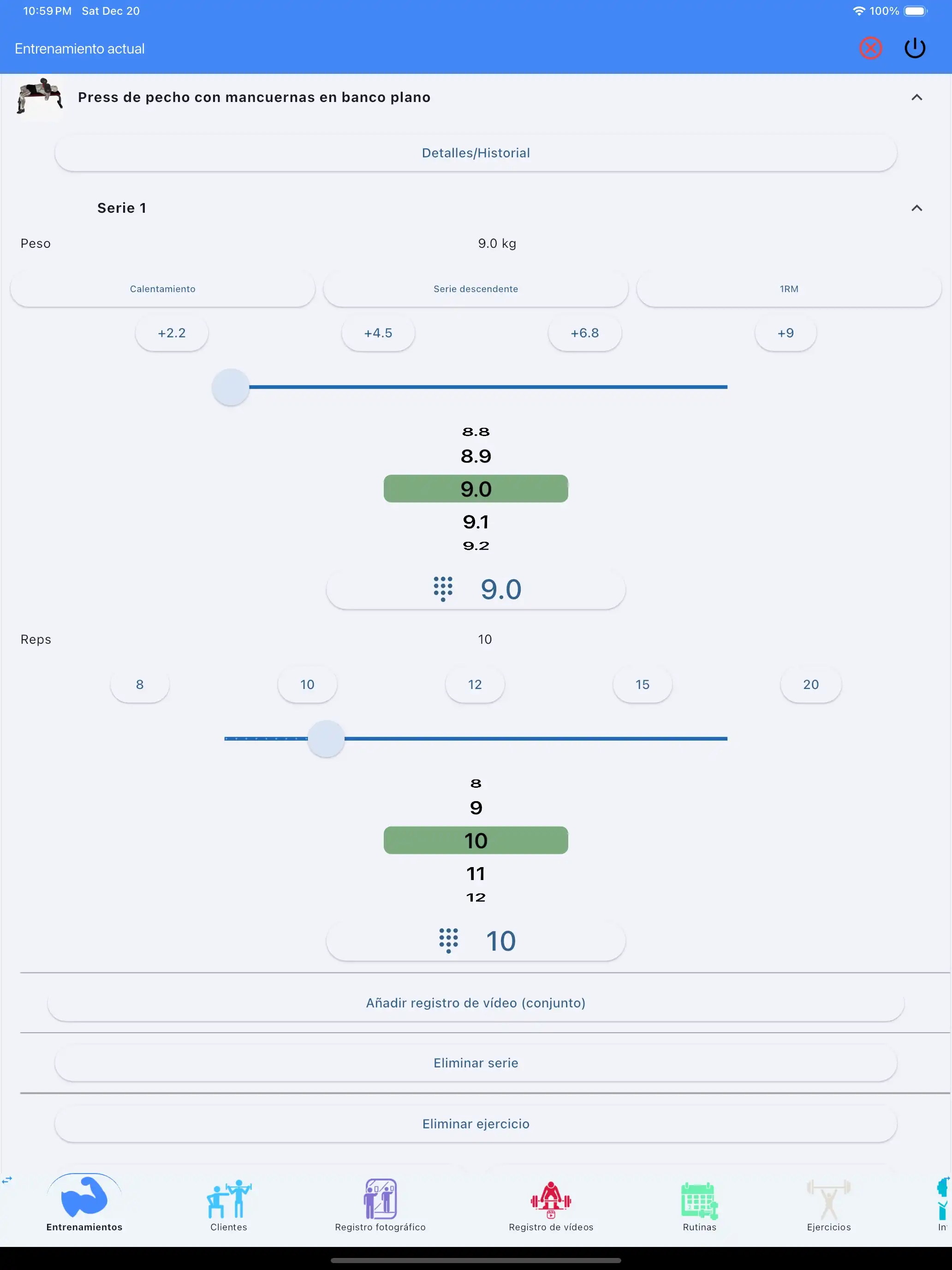 Tableta para registrar ejercicios con mancuernas iPad