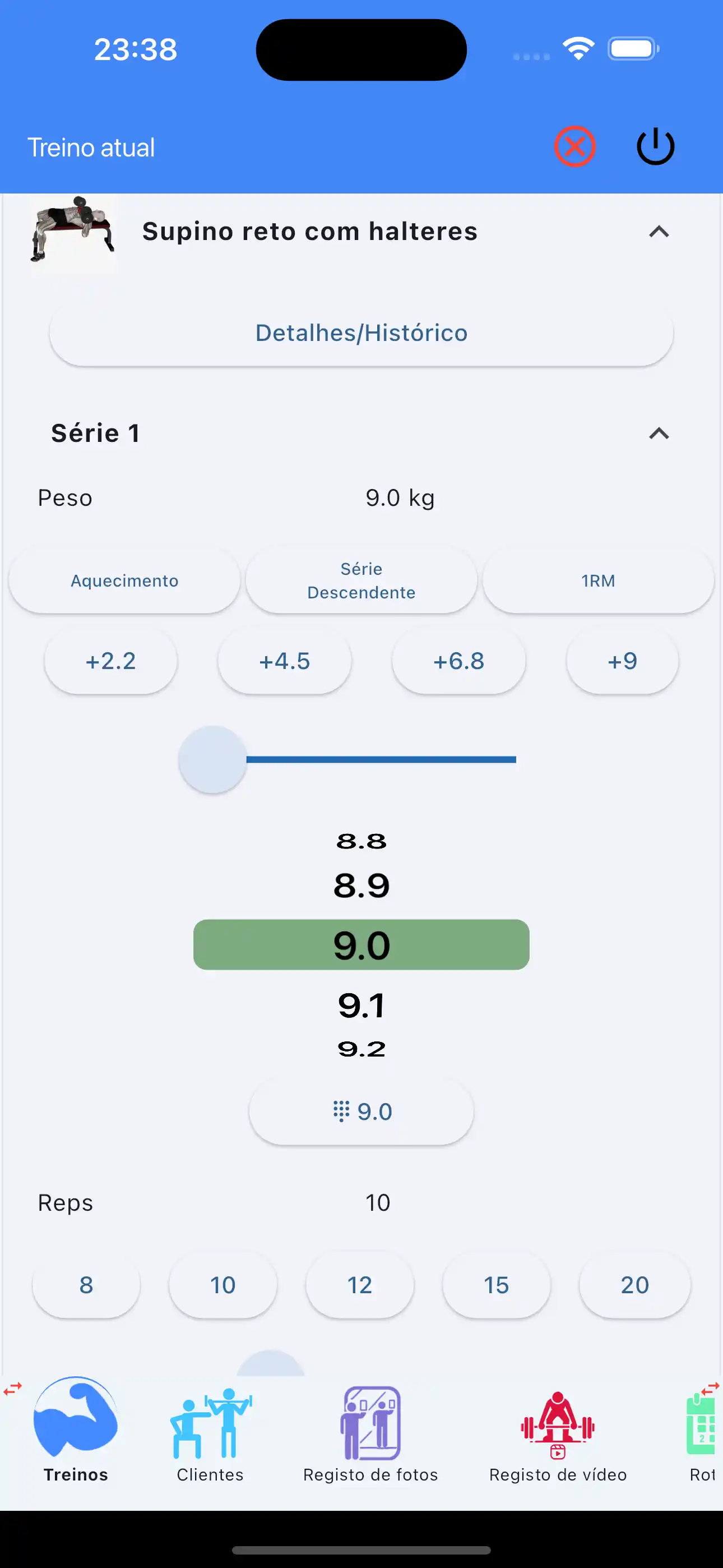 Tracciamento esercizi con manubri sul telefono