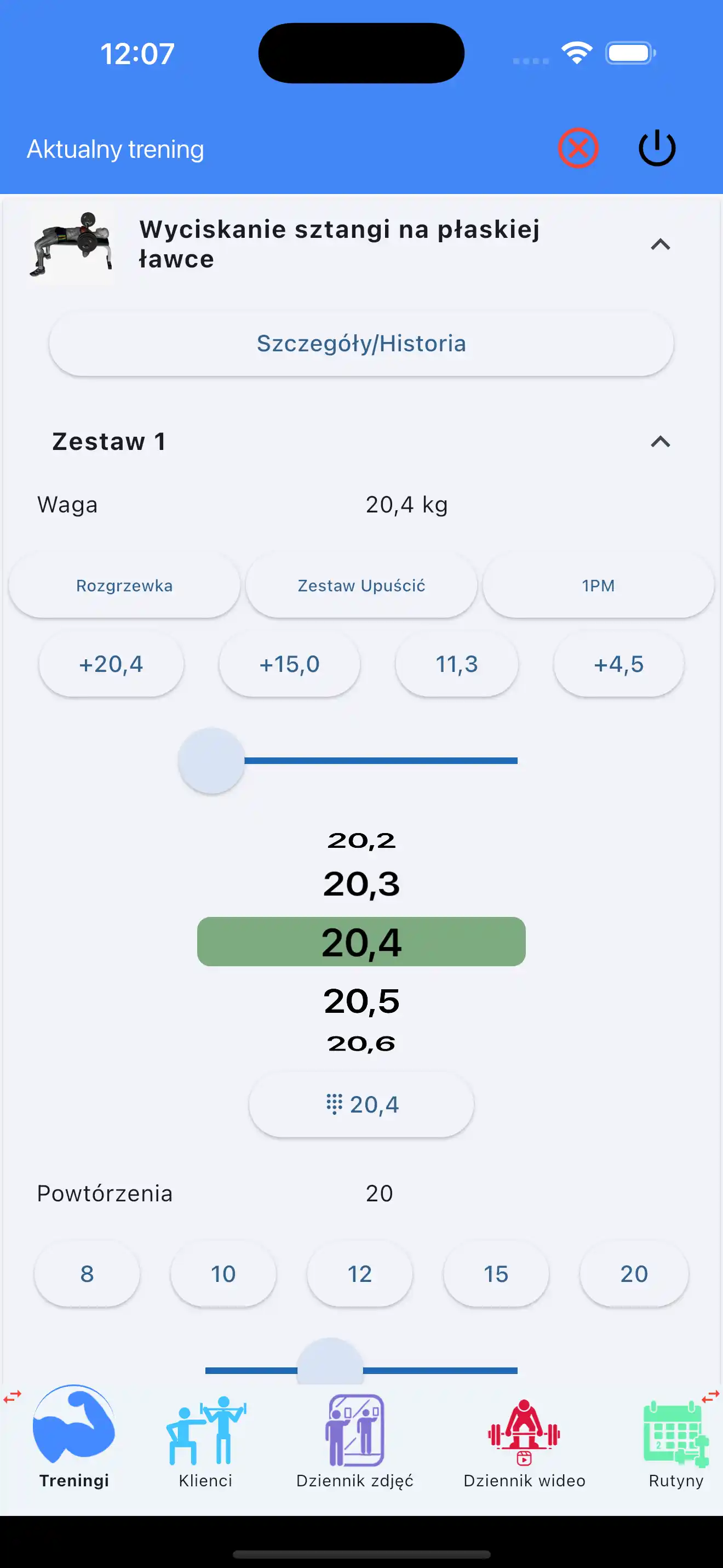 Śledzenie ćwiczeń ze sztangielkami na telefon