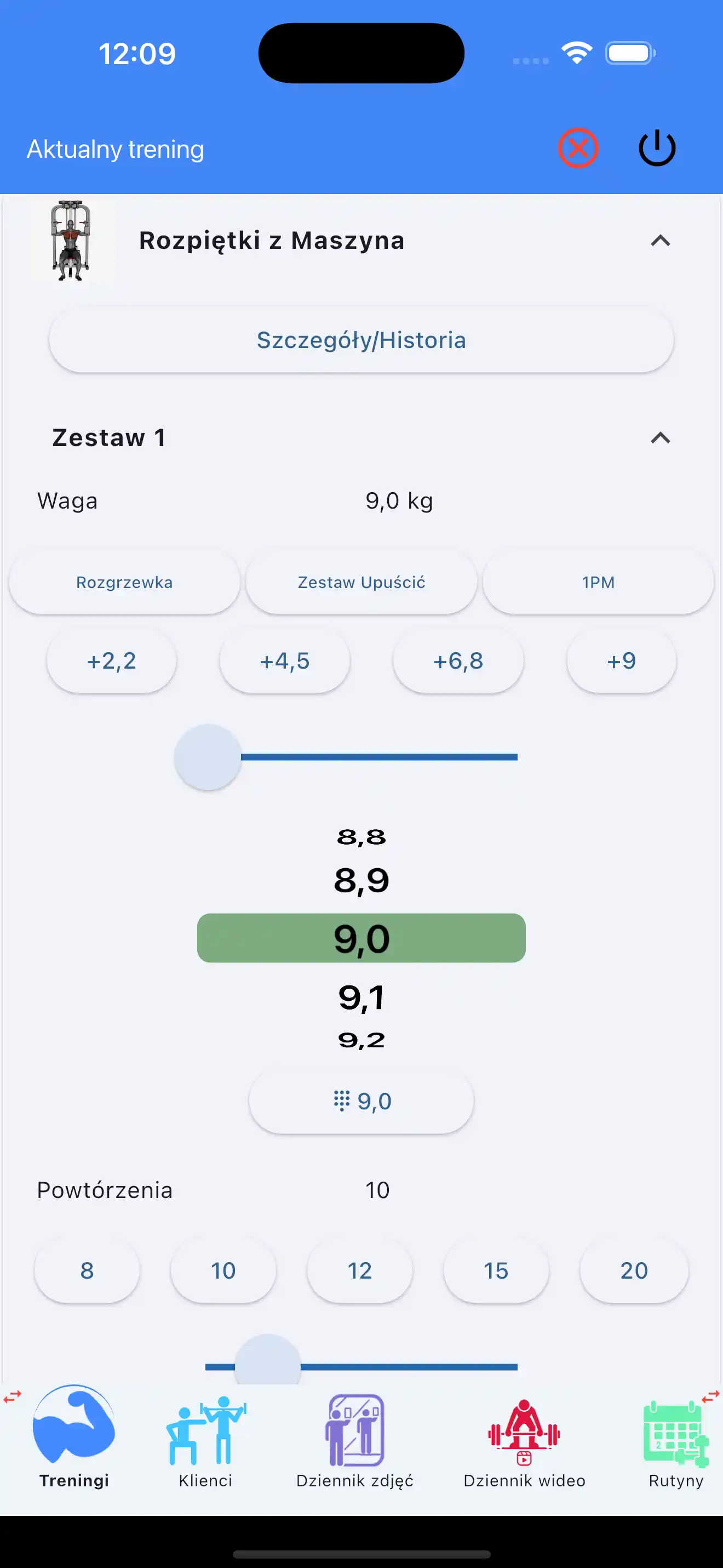 Śledzenie ćwiczeń na maszynie stosowej na telefon